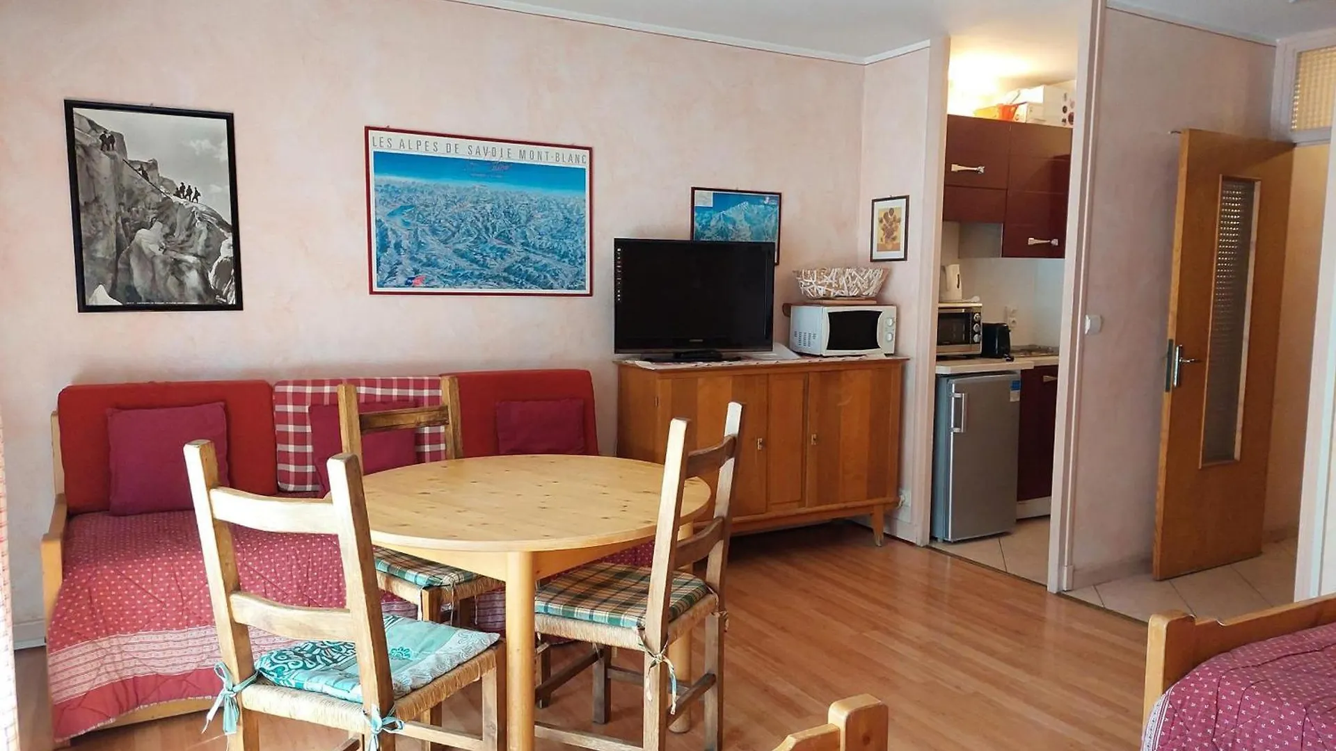 Studio 2 Personnes, Centre Village, Wifi, Parking - Fr-1-512-193 Brides-les-Bains 0*,